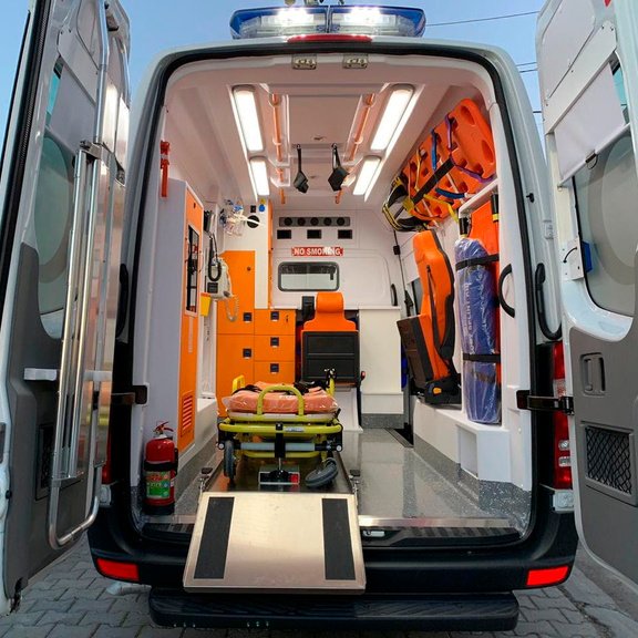 Poste médical avancé avec ambulance médicalisée